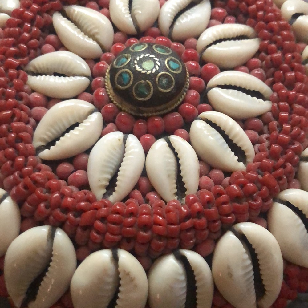 Shell beaded box - Picture 2 of 5